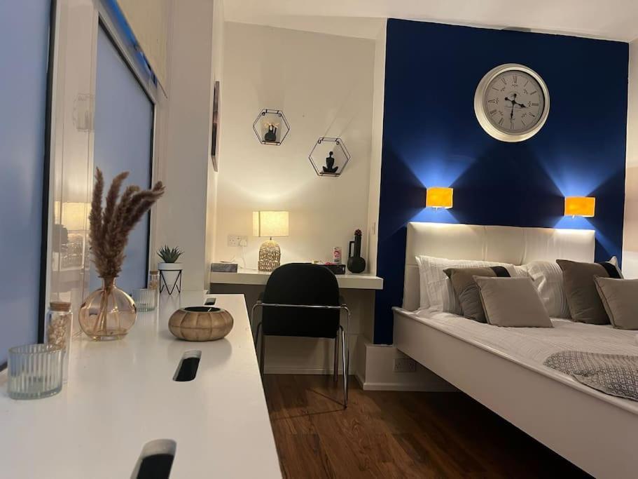 Appartement Modern In Barbican Ec1 - Blue - F4 *